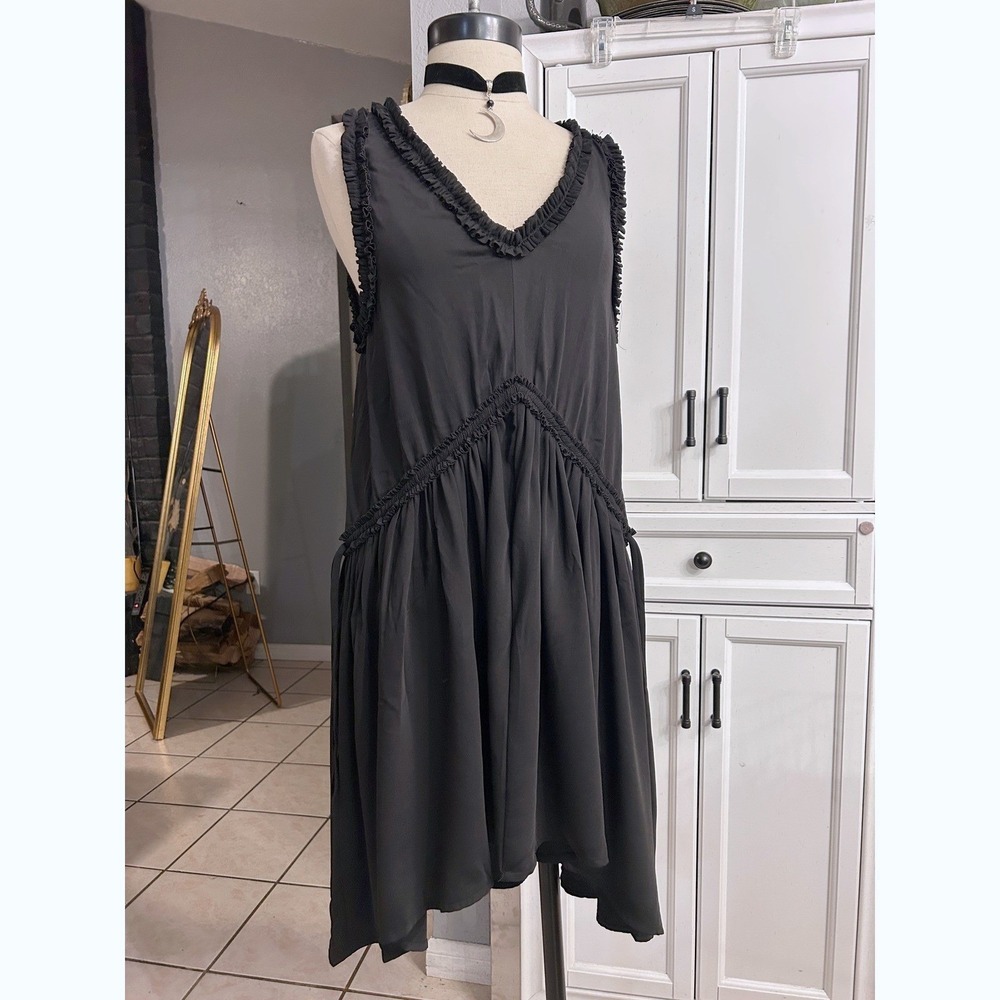 Black‎ Ruffle Trim Sleeveless Babydoll High Low Dress / Blouse  Size 10 US